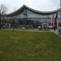 Halle9AußenansichtBogendach